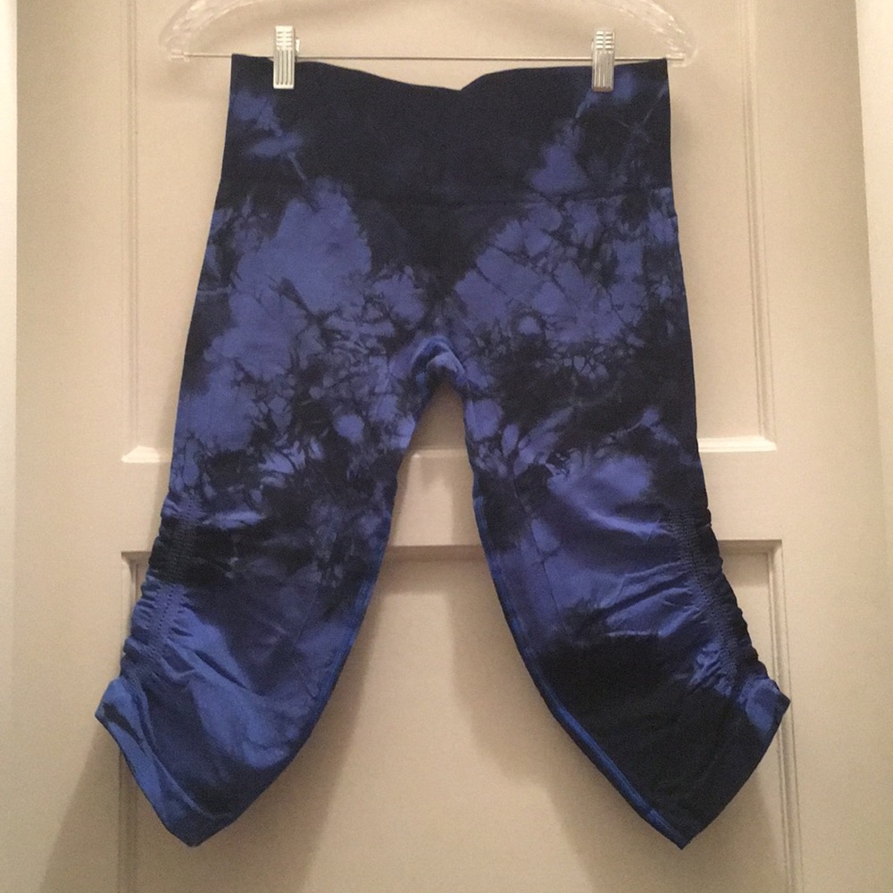 Lululemon In The Flow capri workout leggings